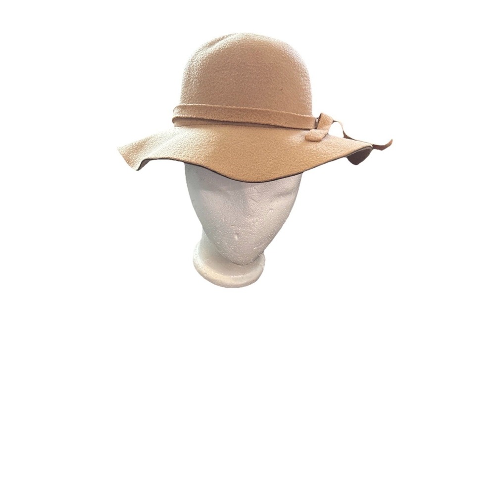 Tan Ladies 100% Polyester Hat Perfect For Fall Photos